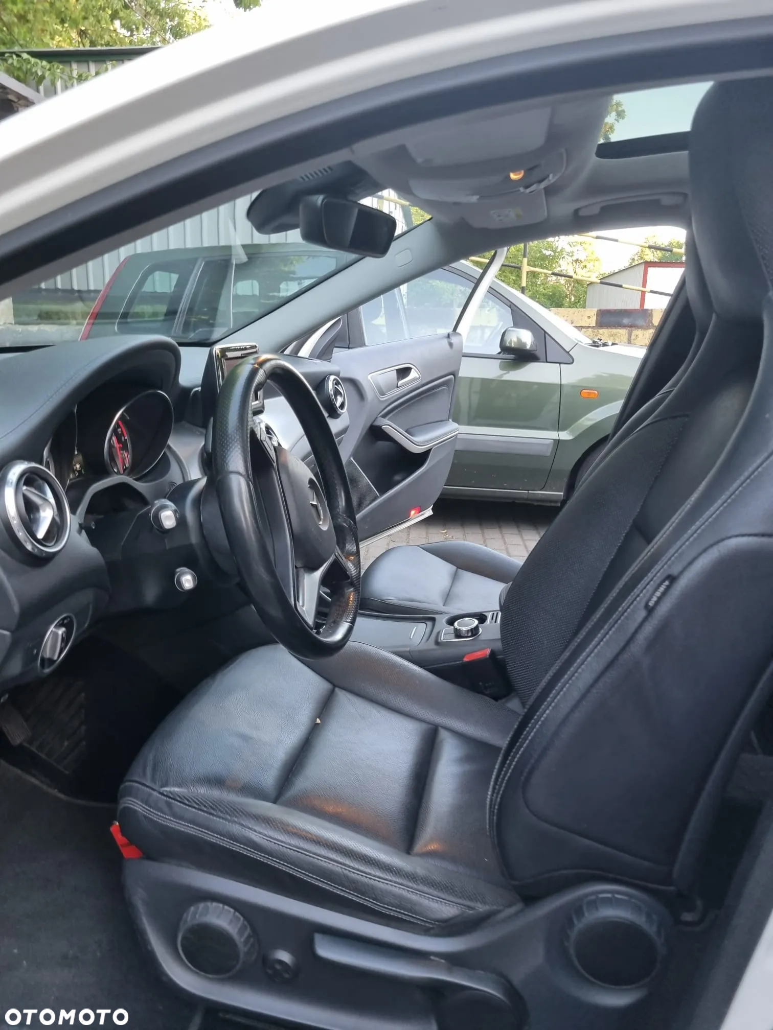 Mercedes-Benz GLA - 24