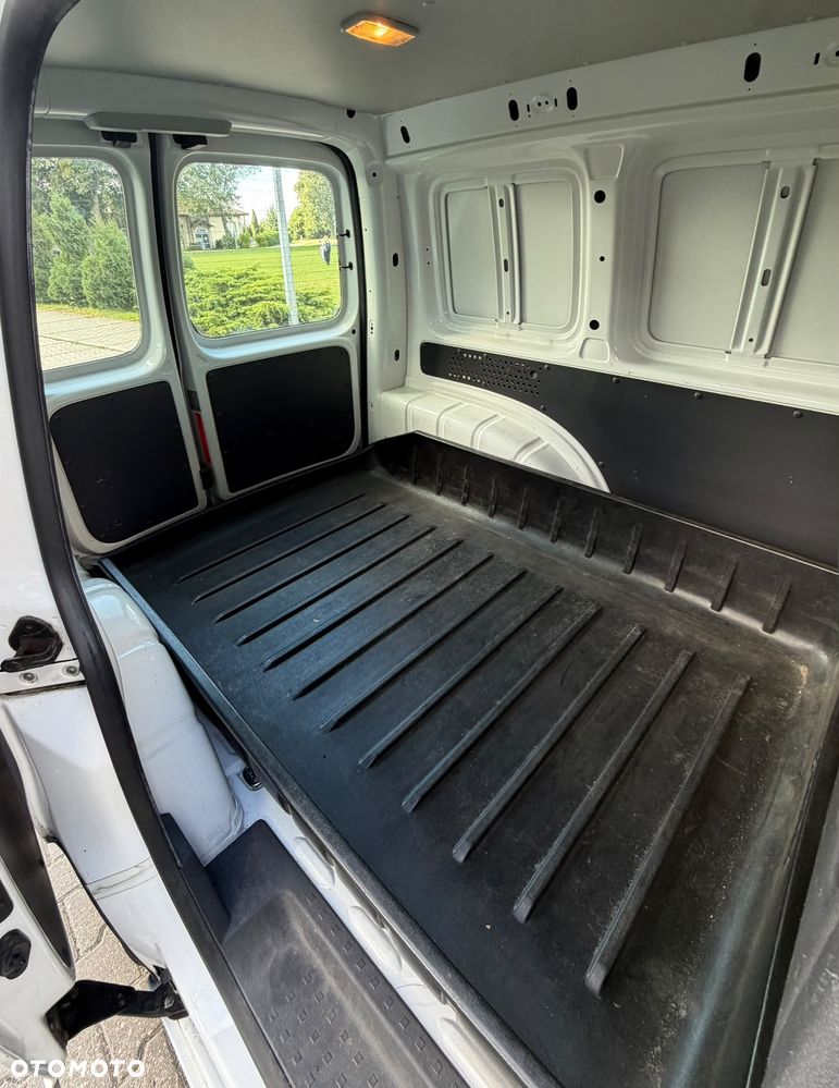 Volkswagen Caddy - 5