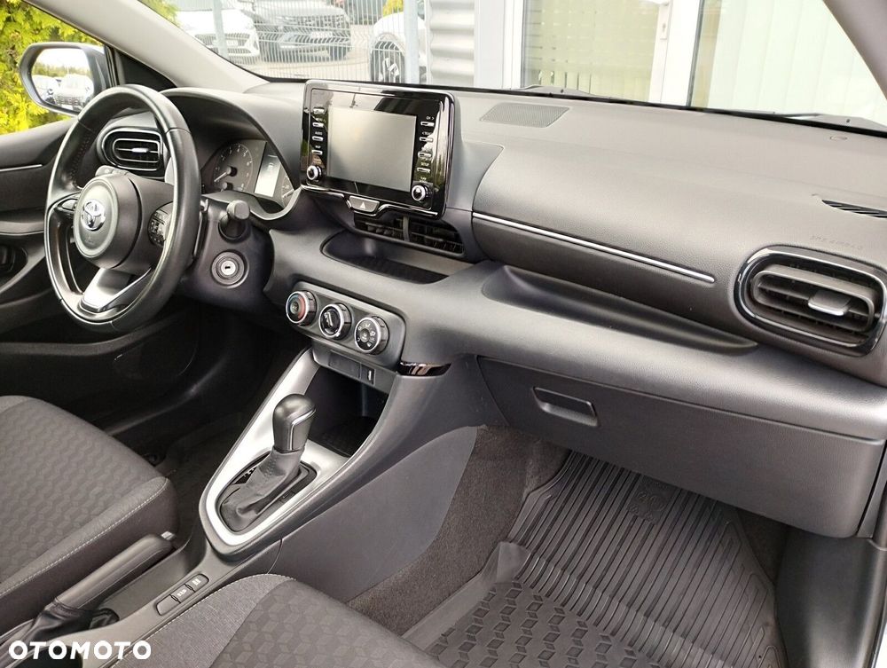 Toyota Yaris 1.5 Comfort CVT - 8