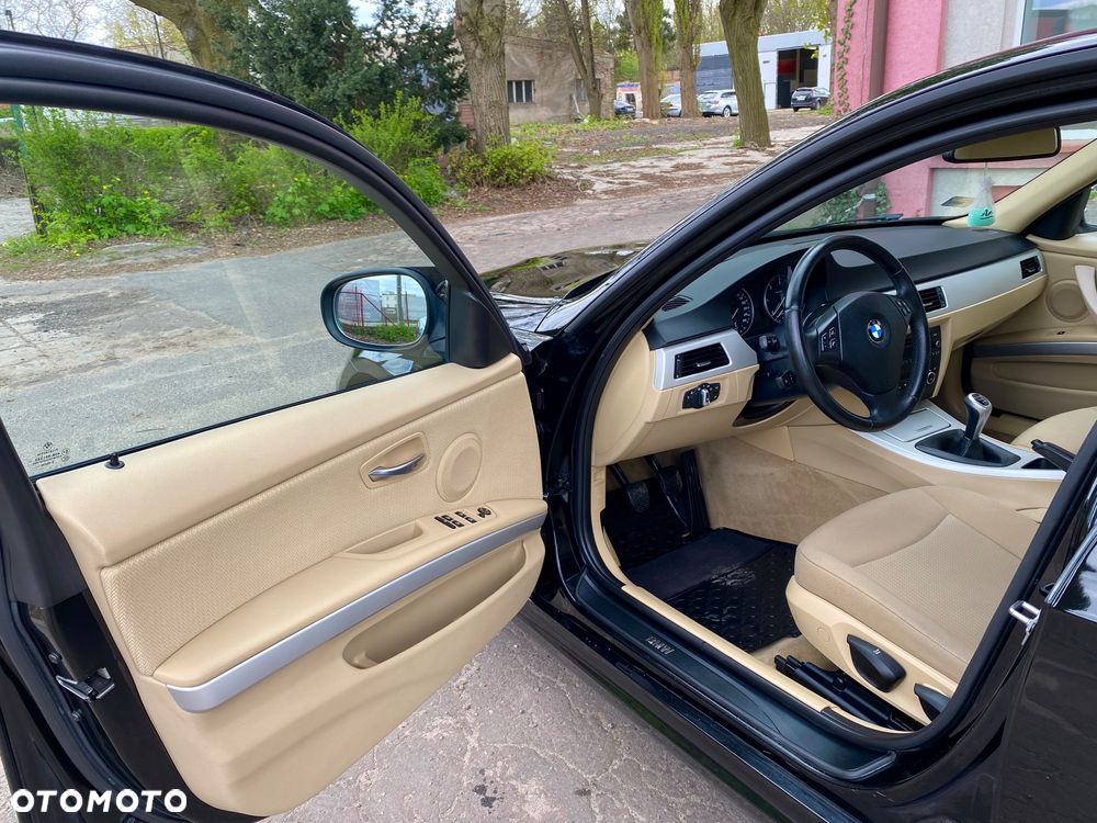BMW Seria 3 320d - 15