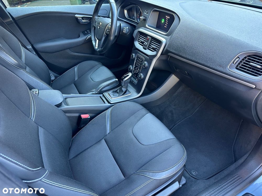 Volvo V40 D3 Drive-E Momentum - 16