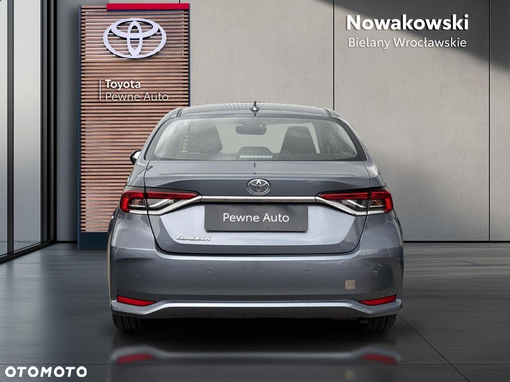 Toyota Corolla - 4