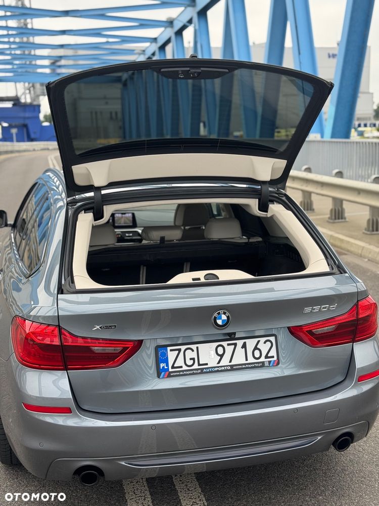 BMW Seria 5 530d xDrive Touring - 31