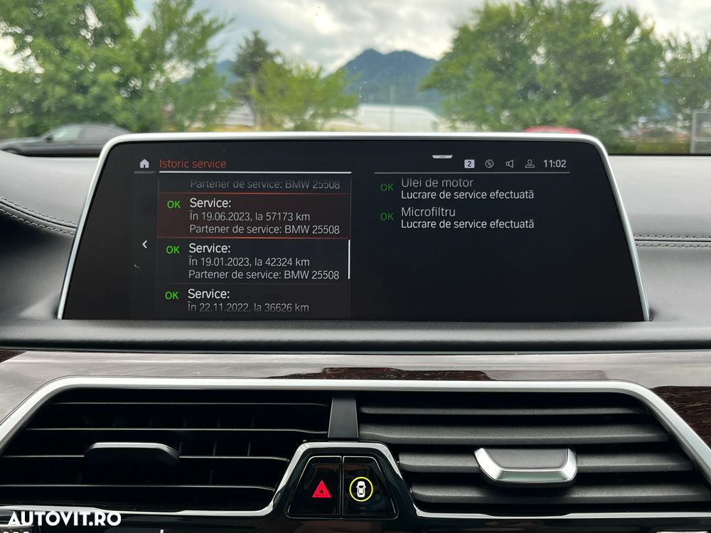 BMW Seria 7 750i xDrive - 33