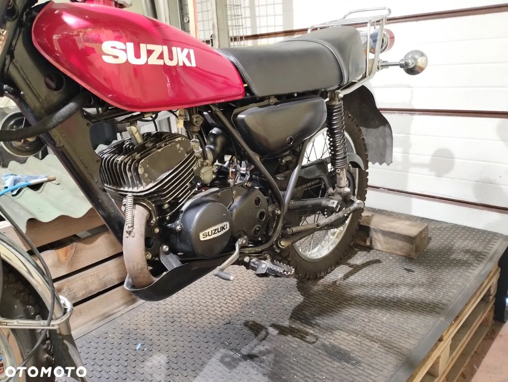 Suzuki T - 4