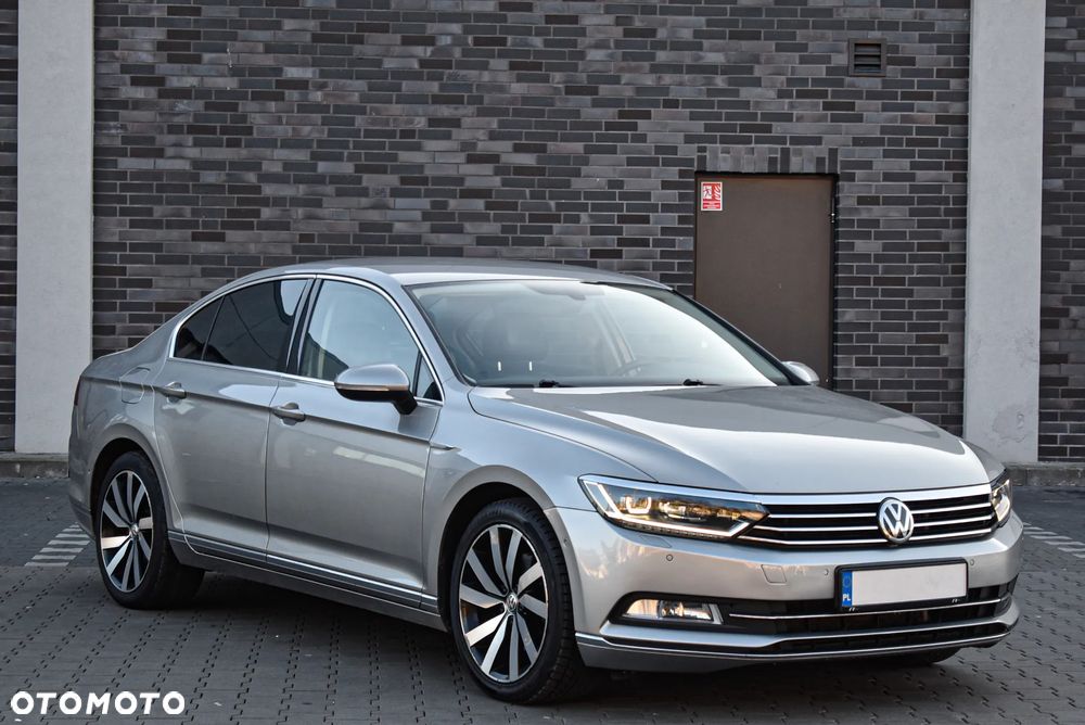 Volkswagen Passat 2.0 TDI DSG BlueMotion Technology R-Line - 29