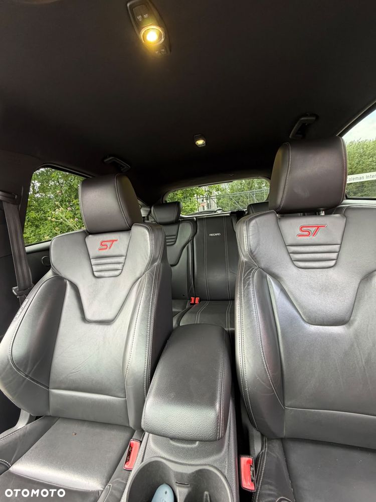 Ford Focus 2.0 EcoBoost ST mit Leder-Sport-Paket - 11