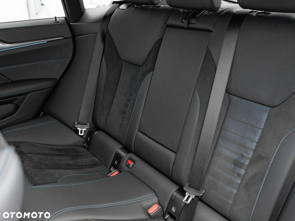 BMW i4 80.7kWh eDrive 40 M Sport - 25