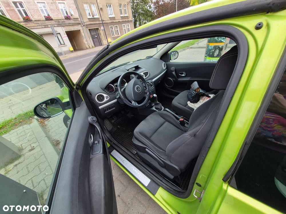 Renault Clio 1.2 16V Alize - 6