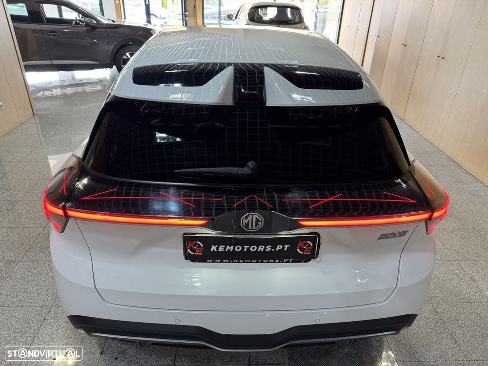 MG MG4 64 kWh Luxury - 12