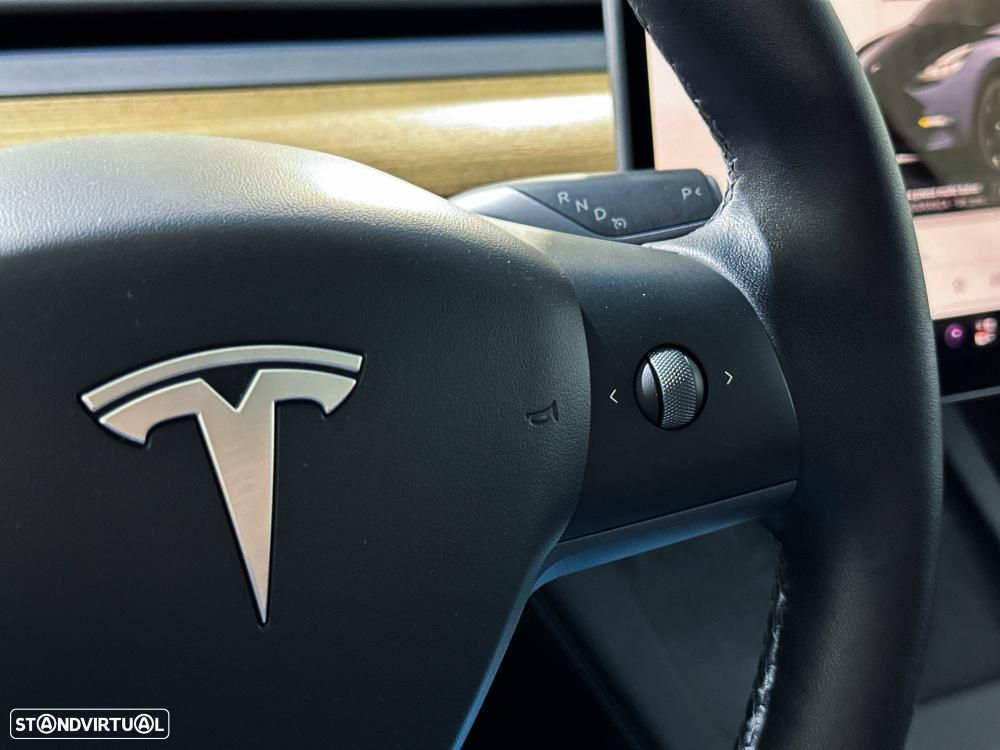 Tesla Model Y - 43