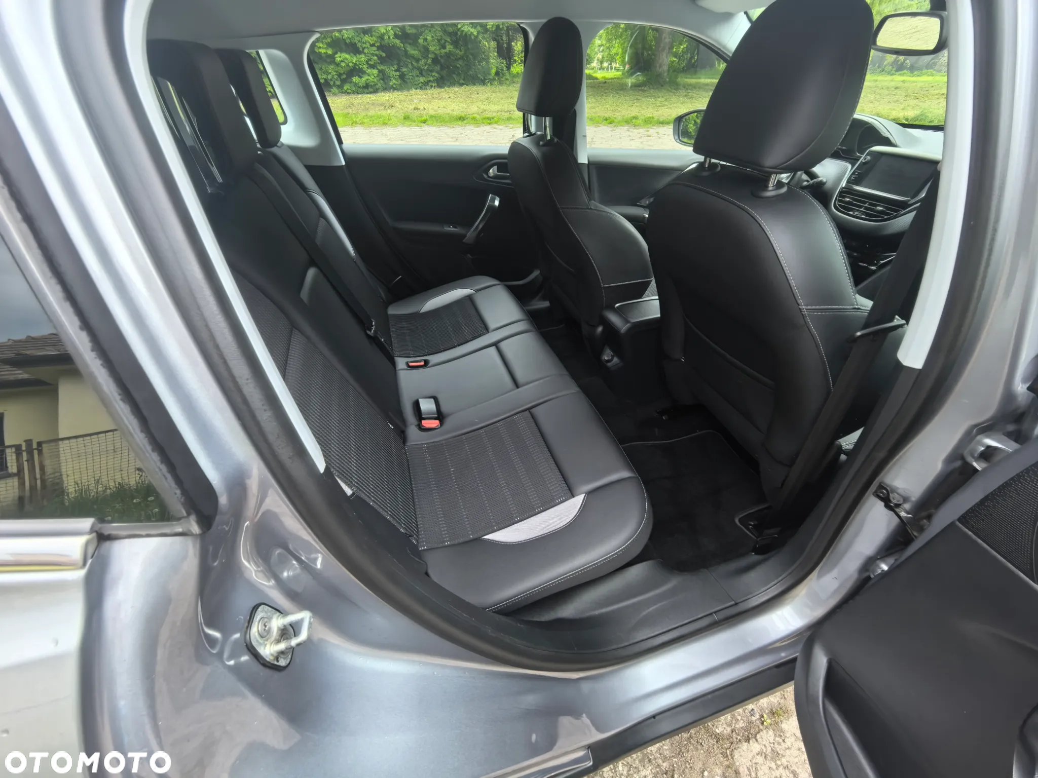 Peugeot 2008 1.2 VTi Allure - 38