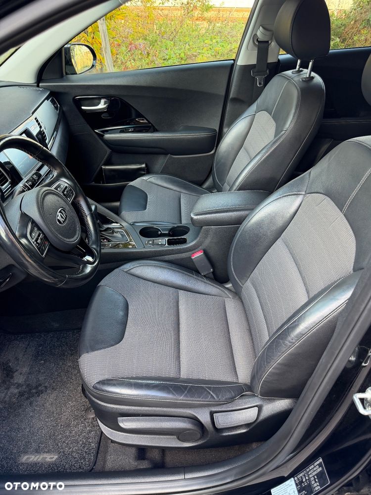Kia Niro 1.6 GDI Plug-in Hybrid L - 38