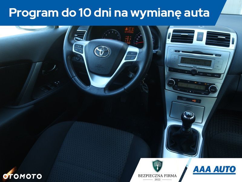 Toyota Avensis - 8