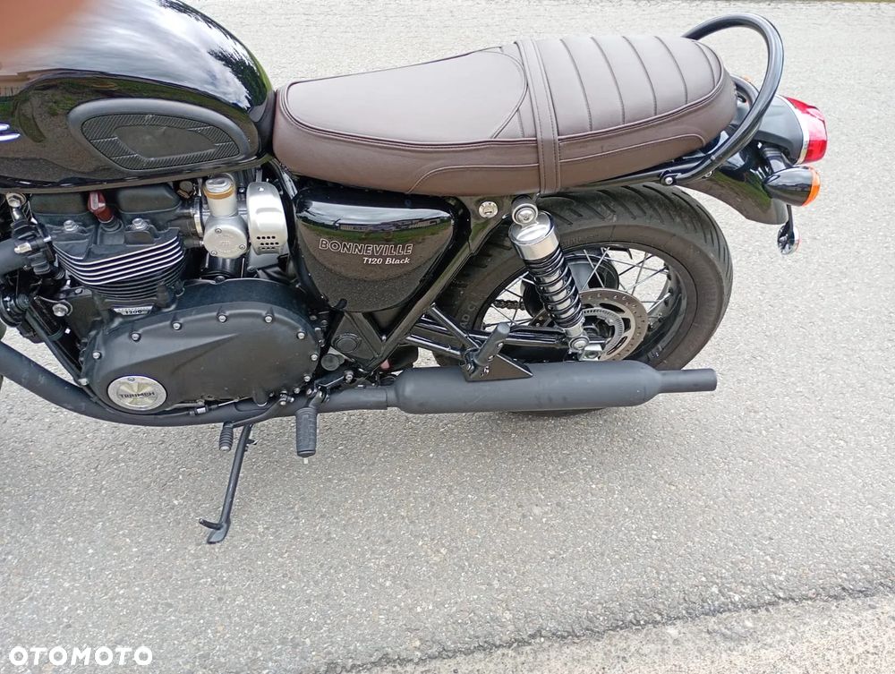 Triumph Bonneville - 4