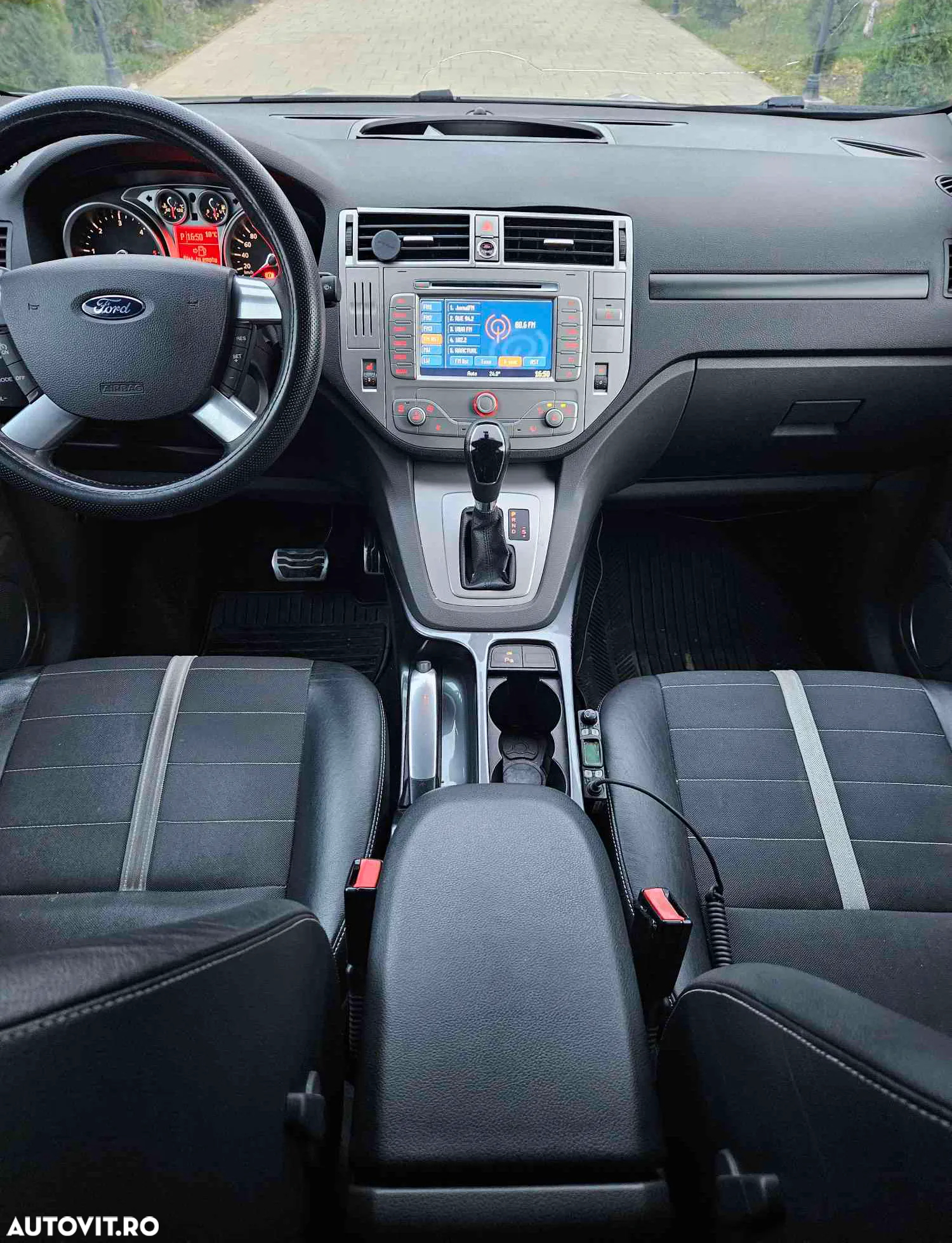 Ford Kuga - 8