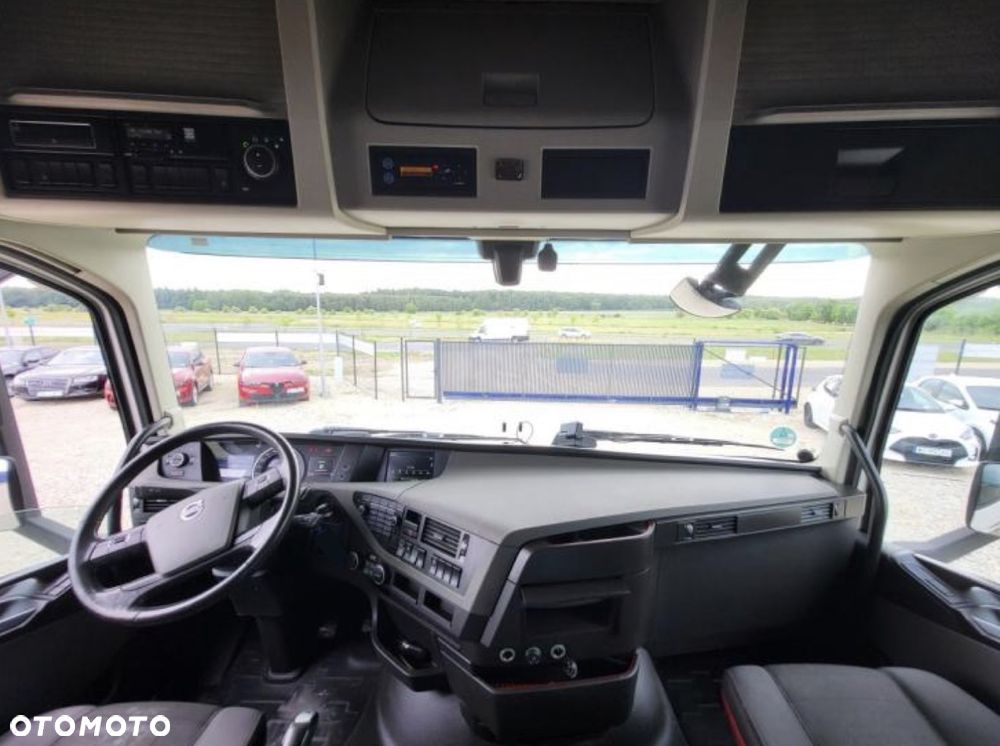 Volvo FH 500 XXL LOW DECK MEGA / TYLKO 616 412 KM PARK COOL / KLIMA POSTOJOWA / NOWY TACHOGRAF GEN2v2 / ORYGINALNY PRZEBIEG / NAJWYŻSZA KABINA XXL / 2 ZBIORNIKI PALIWOWE / CAŁE NA PODUSZCE / 2018 ROK !! - 32