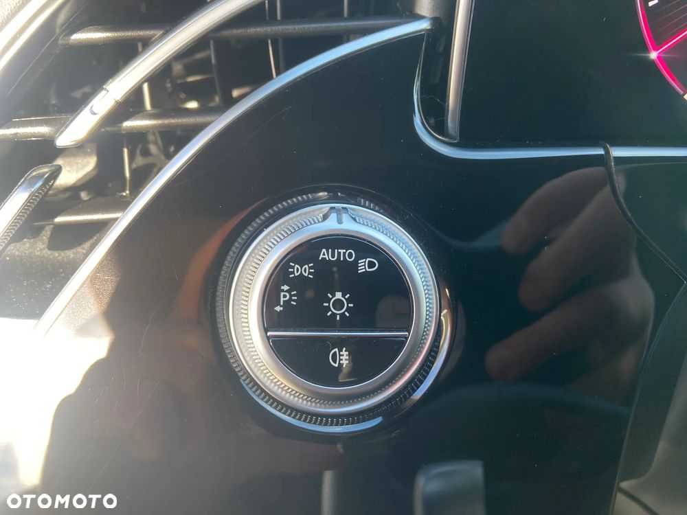 Mercedes-Benz Klasa E 200 4-Matic AMG - 18