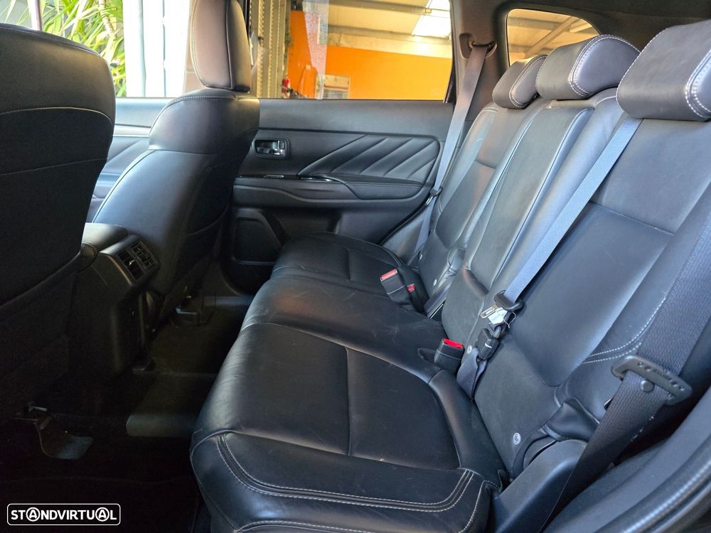 Mitsubishi Outlander - 3