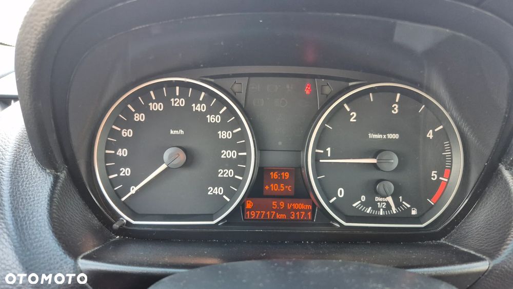 BMW Seria 1 116d DPF - 8