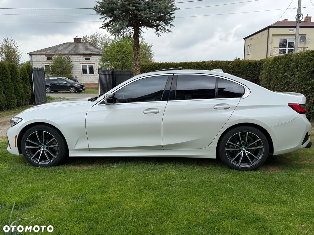 BMW Seria 3 330i M Sport - 4