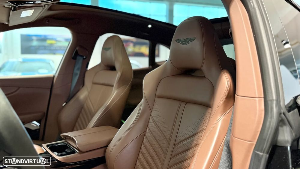 Aston Martin DBX 707 - 12