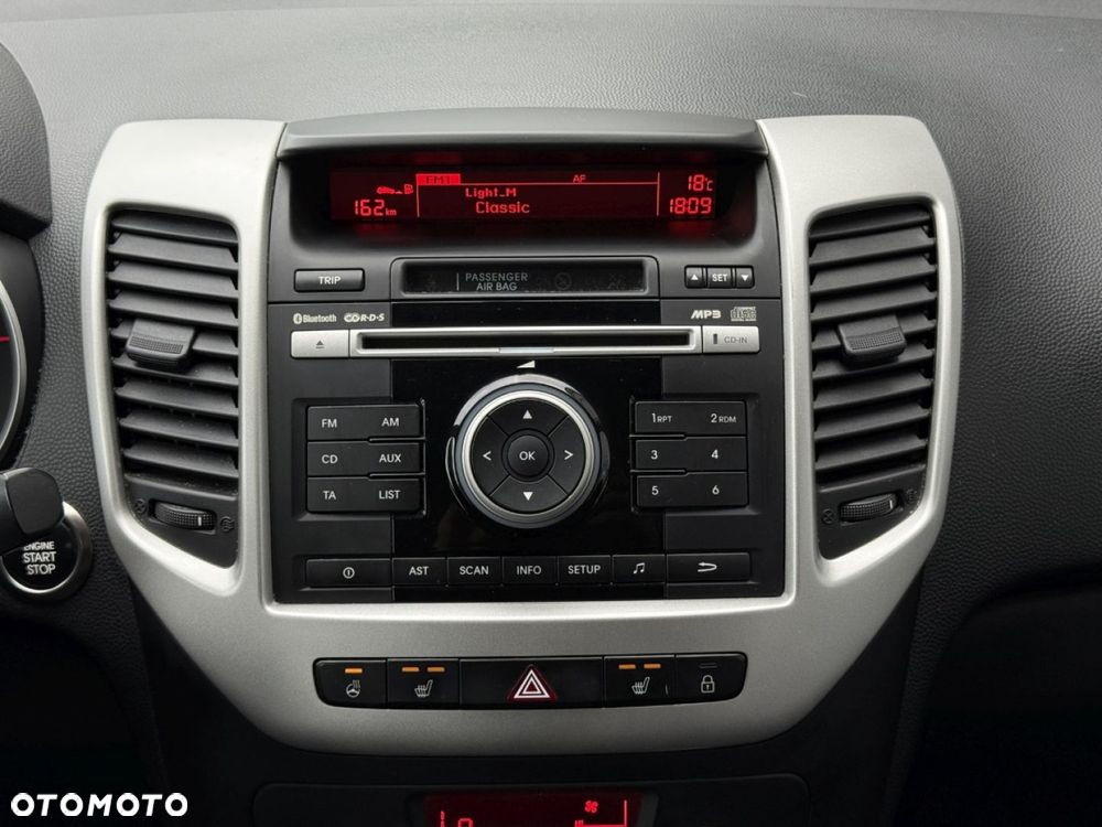 Kia Venga 1.4 CVVT UEFA EURO 2016 - 26