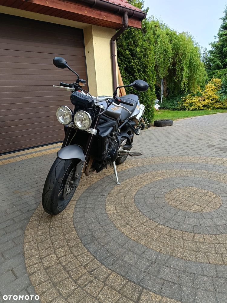 Triumph Street Triple - 1