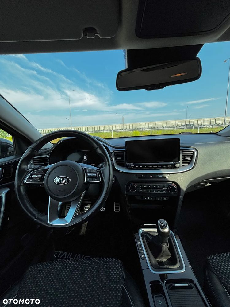 Kia Ceed 1.4 T-GDI L Business Line Plus - 17
