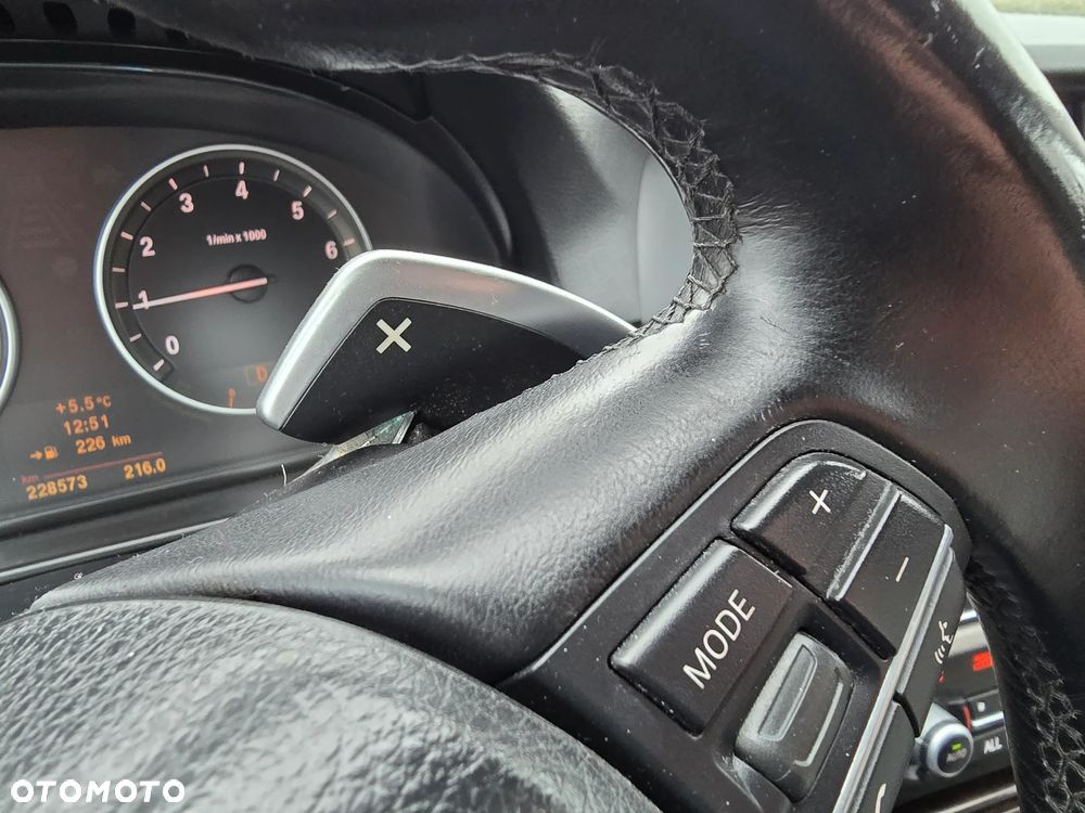BMW Seria 5 528i Sport-Aut - 26