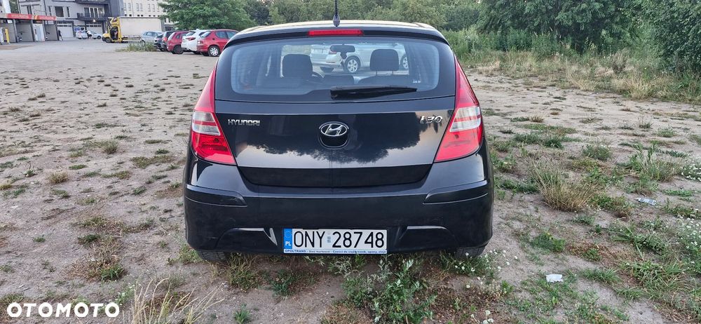Hyundai i30 1.4 Base + - 12