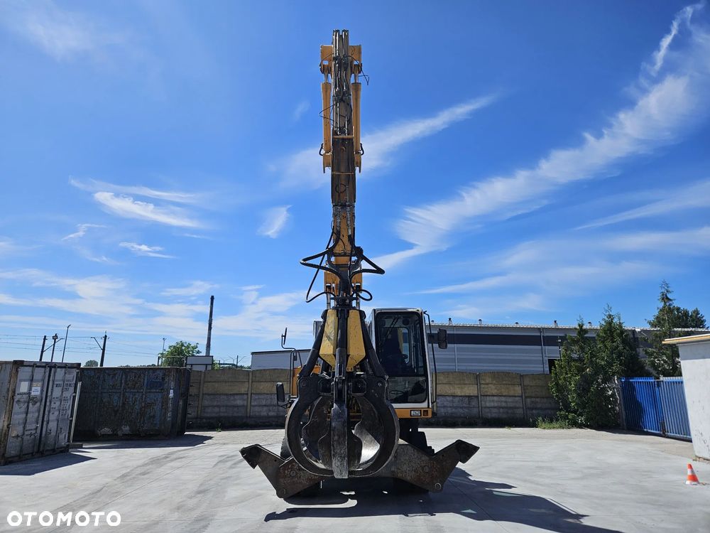 Liebherr A904 - 3