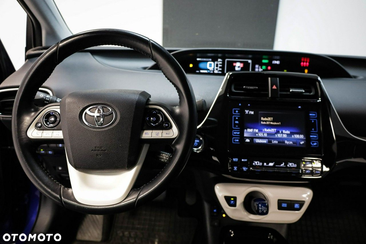 Toyota Prius - 25