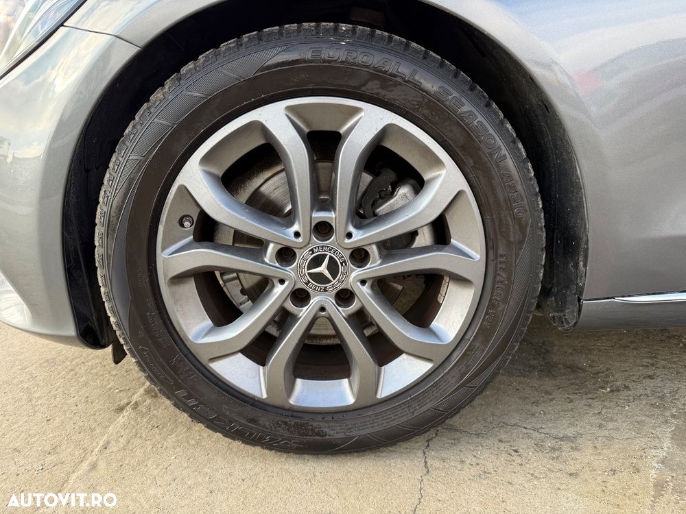 Mercedes-Benz C - 12