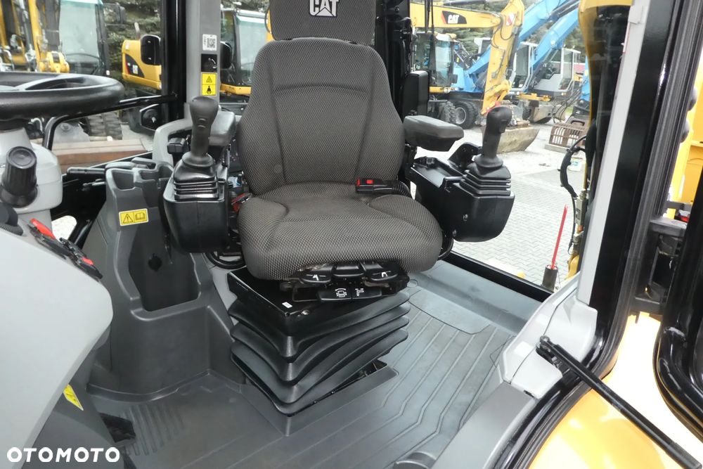 Caterpillar 444 -O7A Z NIEMIEC - 25