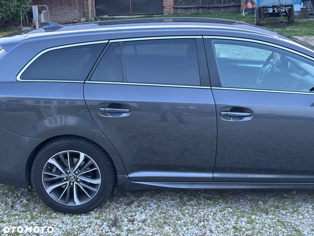 Toyota Avensis - 5
