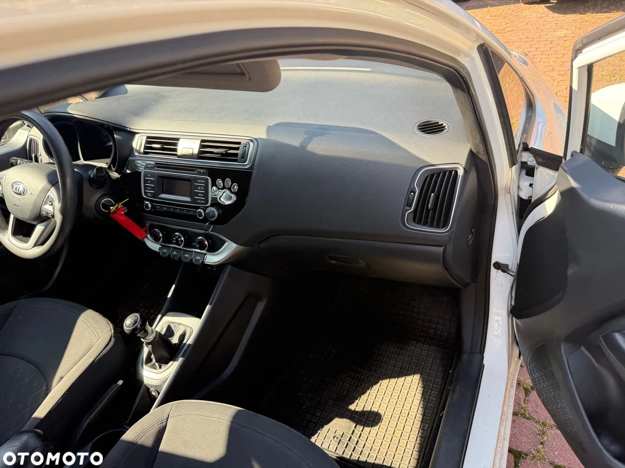 Kia Rio 1.2 L - 25