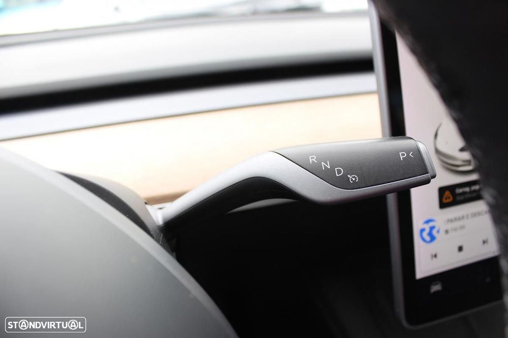 Tesla Model 3 Standard Range Plus RWD - 32