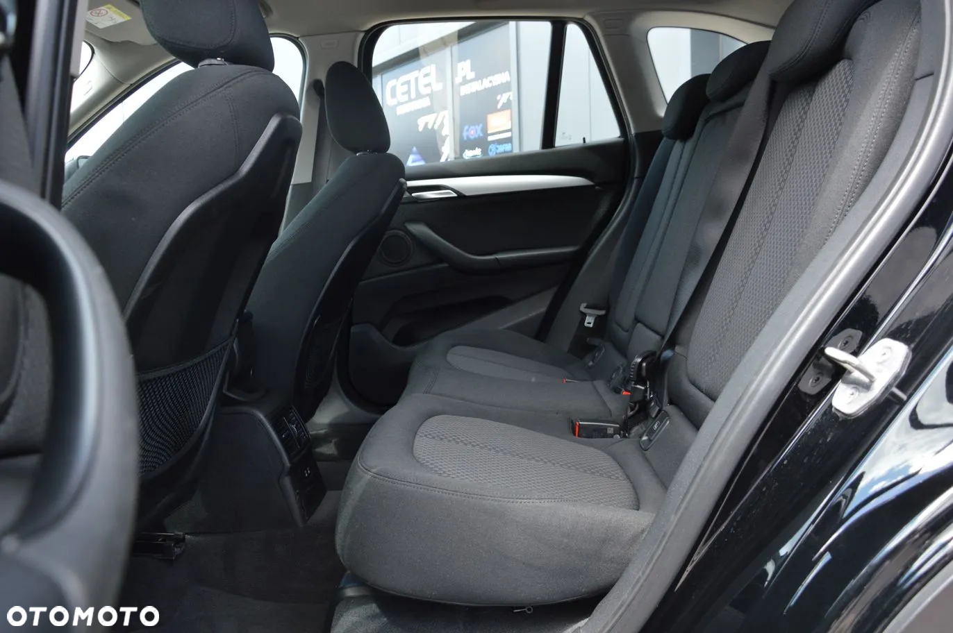 BMW X1 sDrive18i - 18