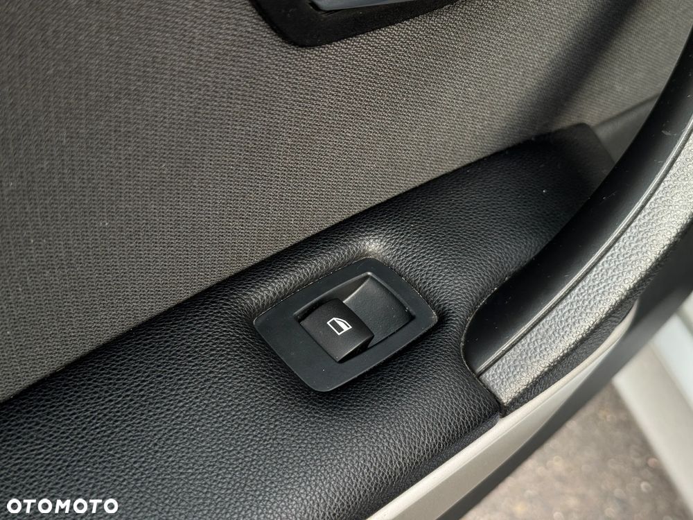 BMW Seria 3 320i - 20