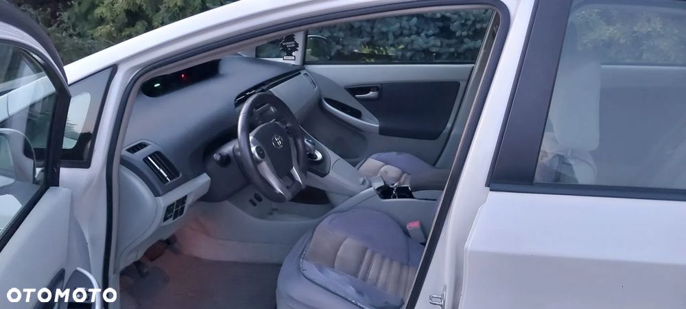 Toyota Prius - 12