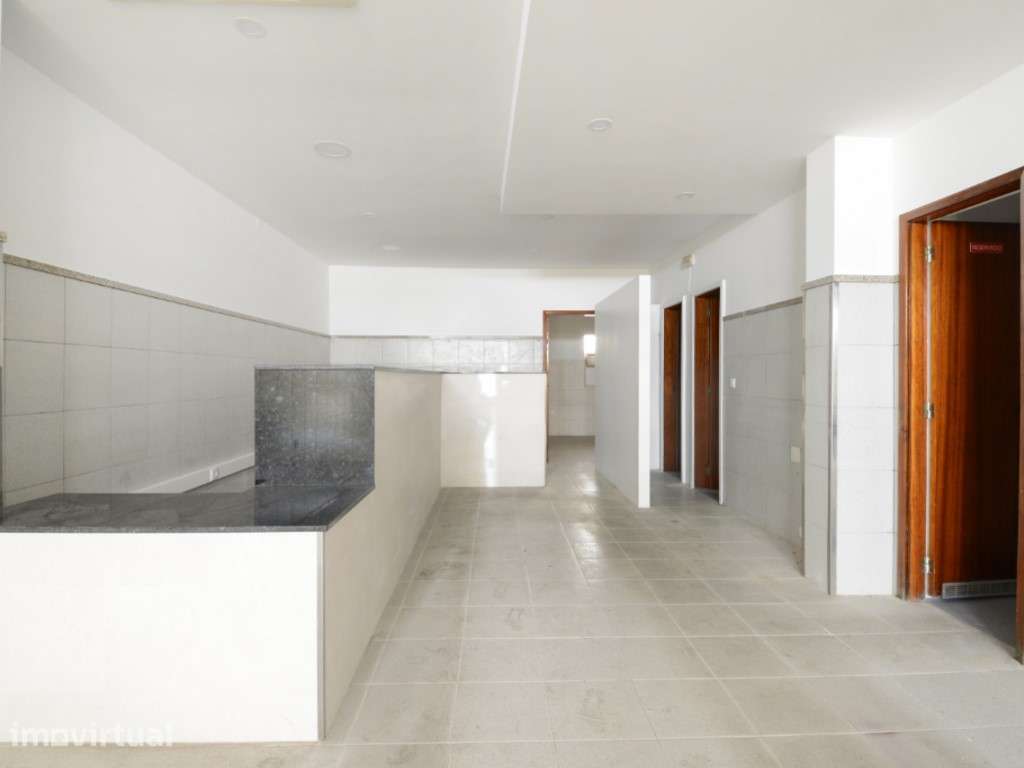 Loja comercial bom estado| 80 m² | Aldoar, Porto - Grande imagem: 4/19