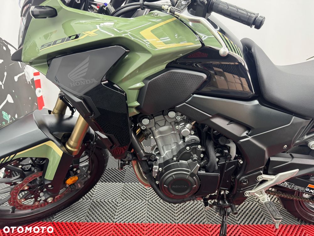Honda CB - 12