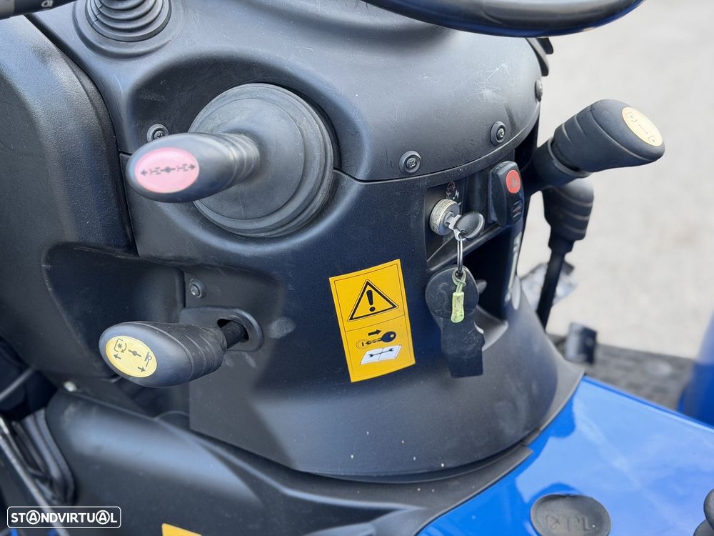 New Holland T3030 4RM - 9