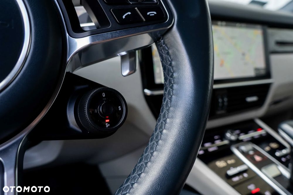 Porsche Cayenne Standard - 29