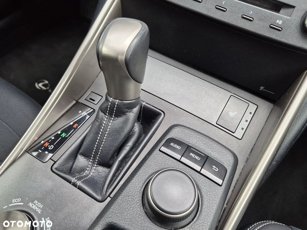 Lexus IS - 20