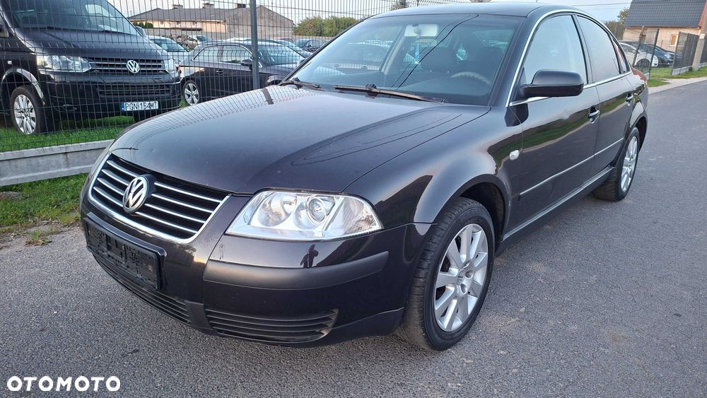 Volkswagen Passat - 1