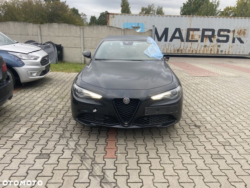 Alfa Romeo Giulia 2.2 AT8 - 1