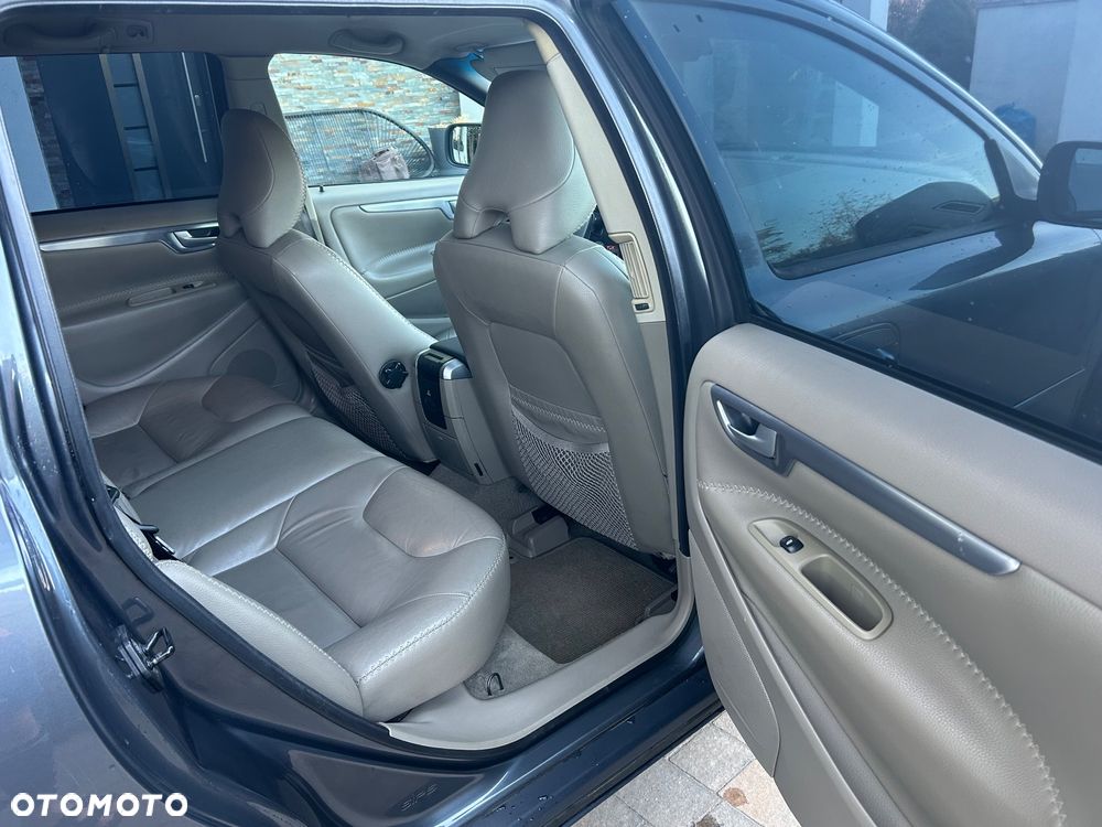 Volvo XC 70 D5 AWD Summum - 10