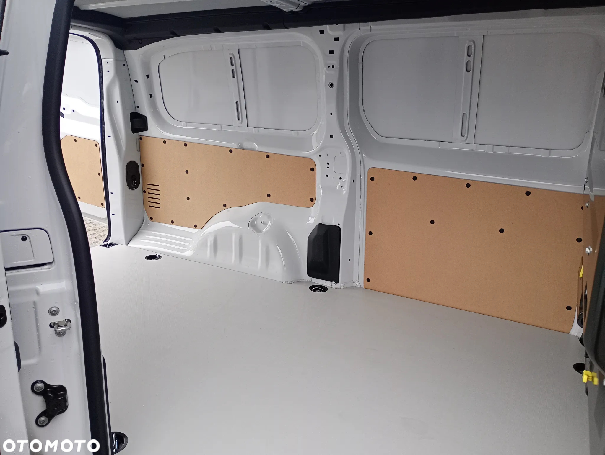 Opel Vivaro - 12